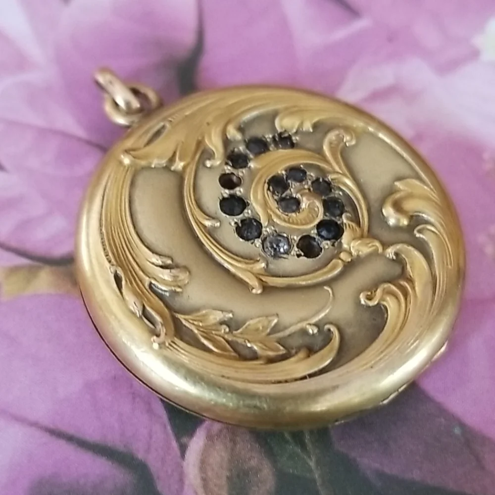 Antique Vintage Early 1900s W & SB Art Nouveau Gold Filled and Sapphire Locket - Picture 16 of 16